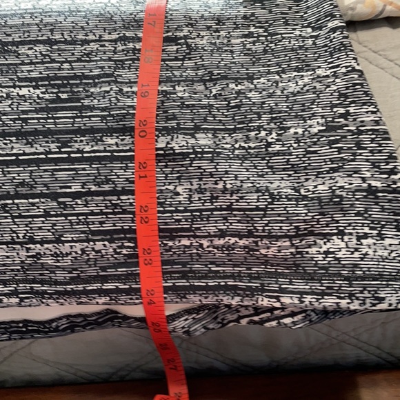 Nike Black/White Pro Dri-Fit Hooded Long Sleeve Workout Top Size L - Picture 9 of 9